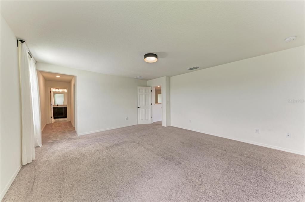 For Rent: $3,500 (4 beds, 2 baths, 3022 Square Feet)