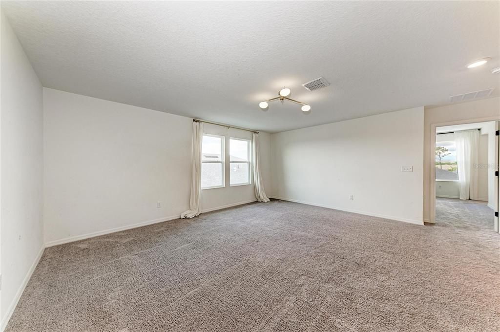 For Rent: $3,500 (4 beds, 2 baths, 3022 Square Feet)