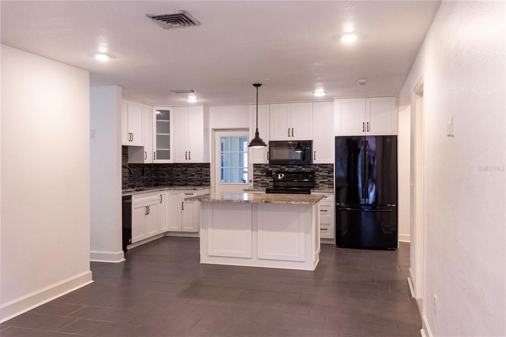 For Sale: $335,000 (3 beds, 2 baths, 1630 Square Feet)
