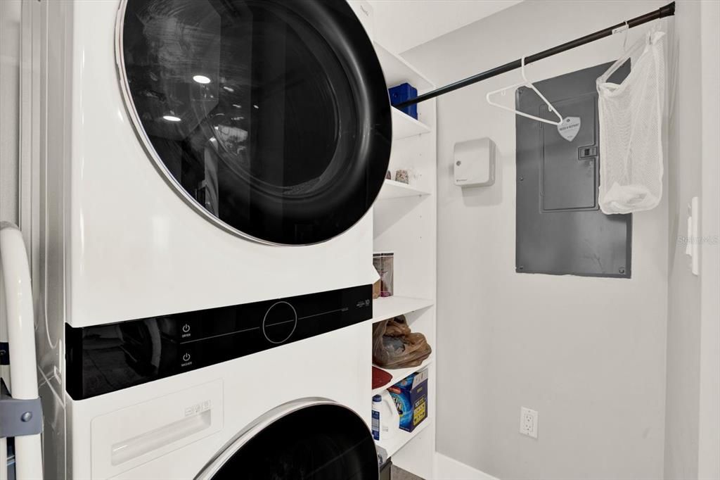 For Sale: $1,190,000 (2 beds, 2 baths, 1230 Square Feet)