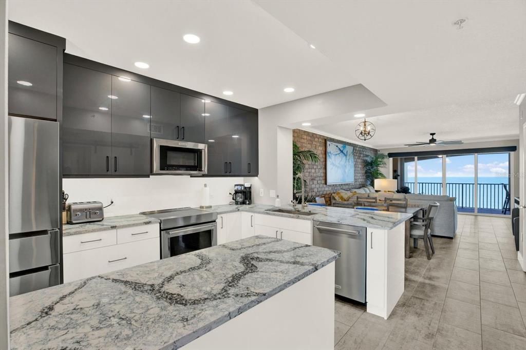 For Sale: $1,190,000 (2 beds, 2 baths, 1230 Square Feet)