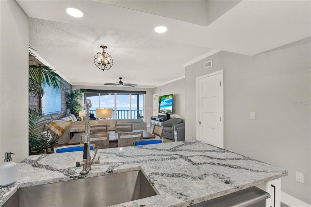 For Sale: $1,190,000 (2 beds, 2 baths, 1230 Square Feet)