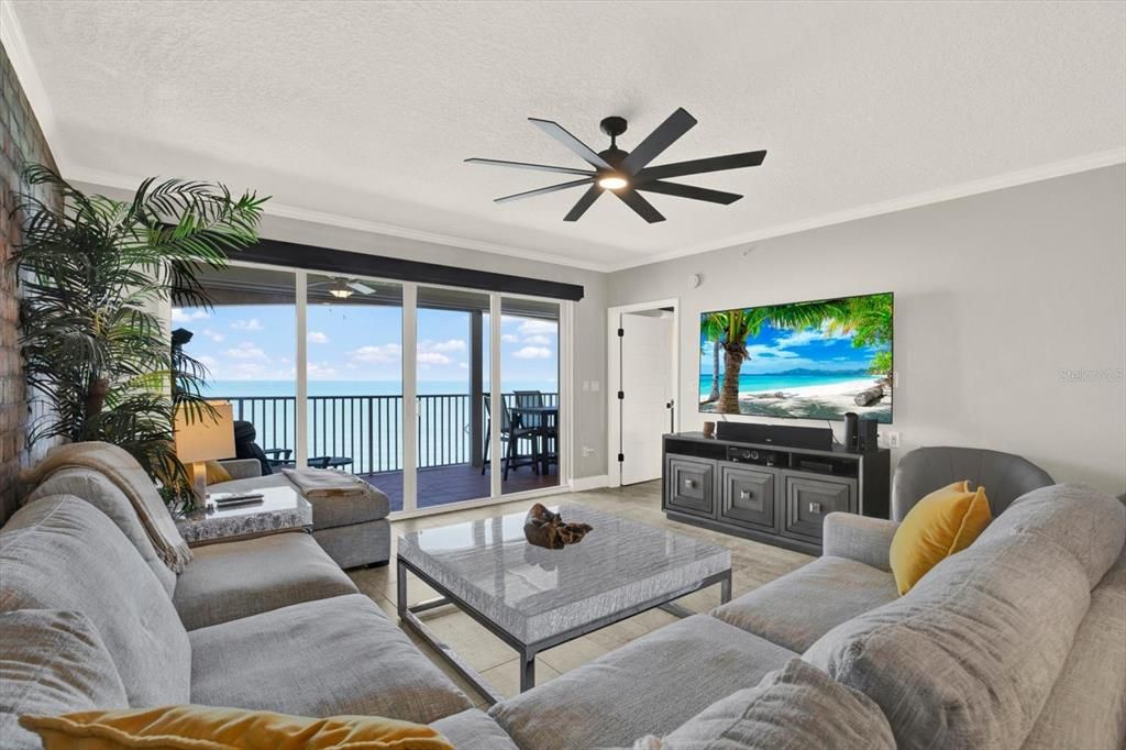 For Sale: $1,190,000 (2 beds, 2 baths, 1230 Square Feet)