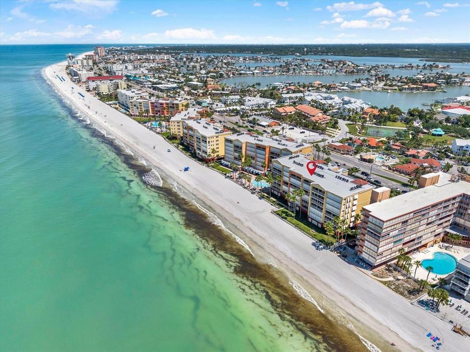 For Sale: $1,190,000 (2 beds, 2 baths, 1230 Square Feet)