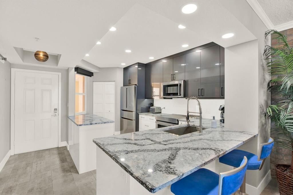For Sale: $1,190,000 (2 beds, 2 baths, 1230 Square Feet)