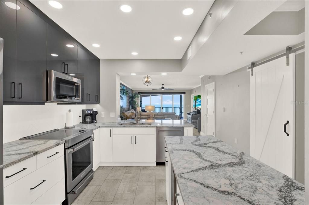 For Sale: $1,190,000 (2 beds, 2 baths, 1230 Square Feet)