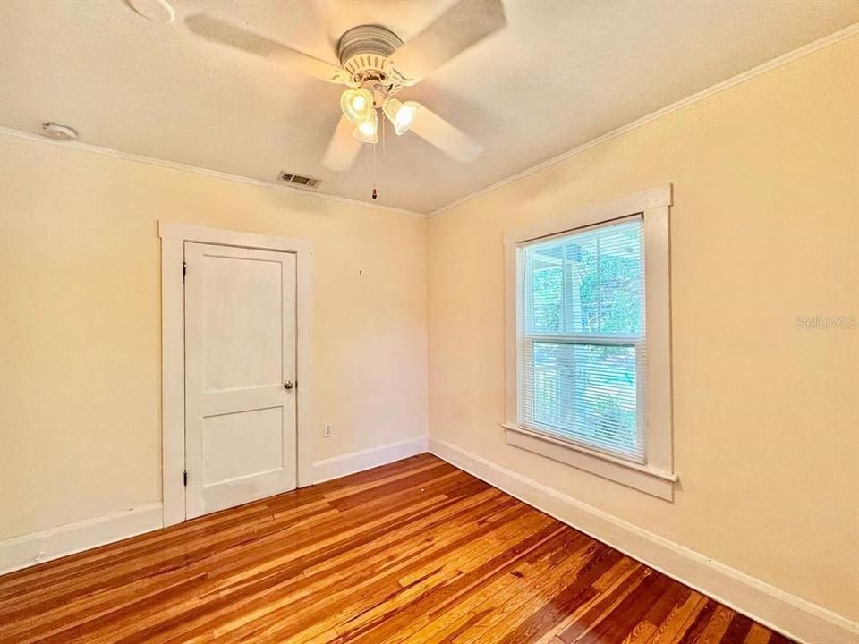 For Rent: $2,000 (2 beds, 1 baths, 840 Square Feet)