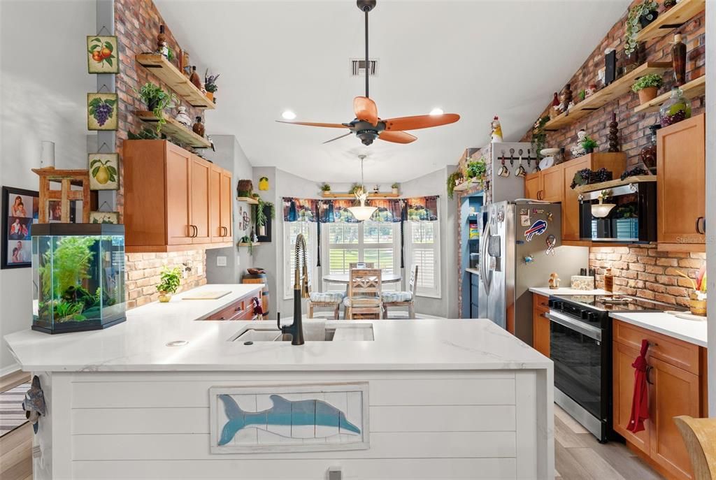 For Sale: $500,000 (3 beds, 2 baths, 1719 Square Feet)