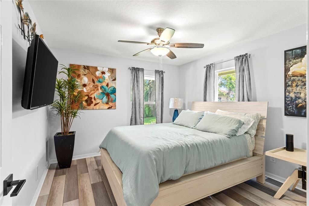 For Sale: $500,000 (3 beds, 2 baths, 1719 Square Feet)