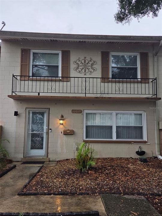 Recently Sold: $240,000 (3 beds, 3 baths, 1776 Square Feet)