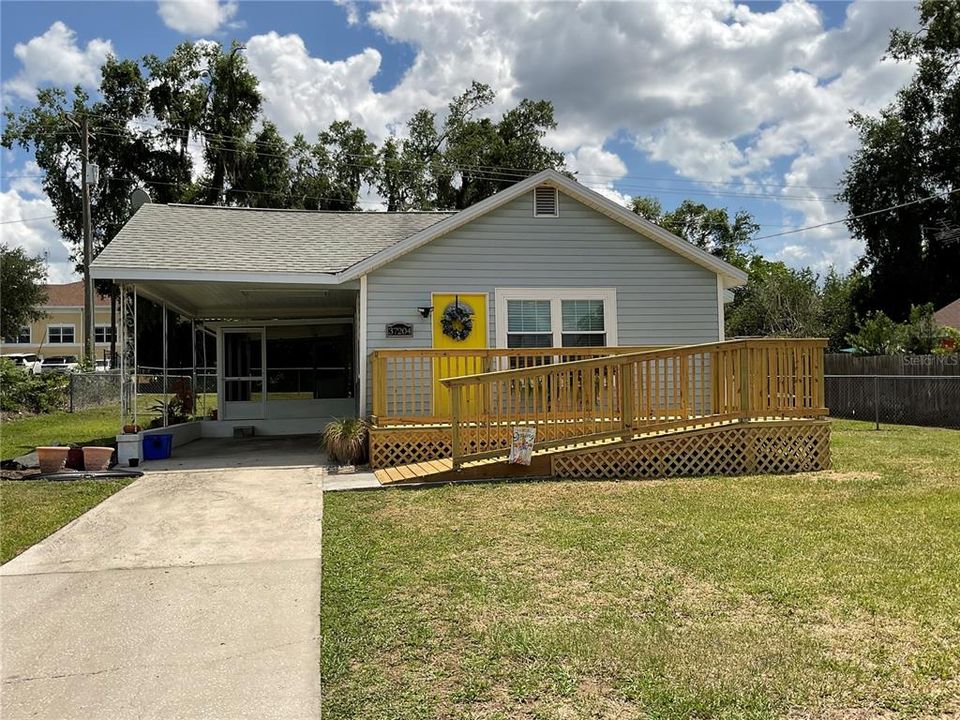For Sale: $225,000 (2 beds, 1 baths, 900 Square Feet)