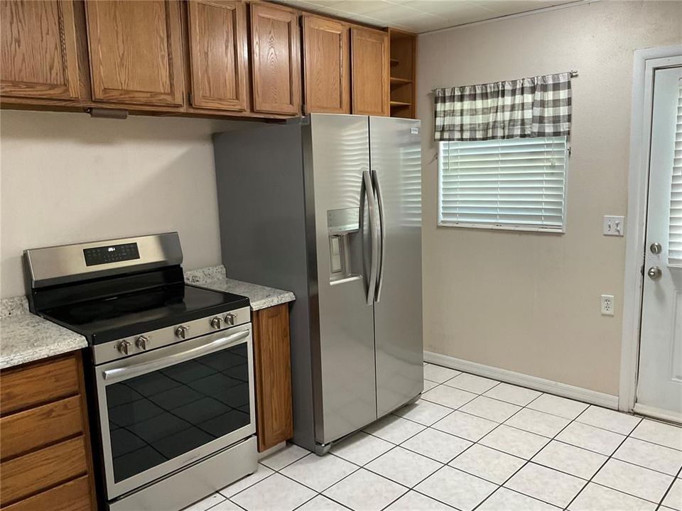 For Sale: $225,000 (2 beds, 1 baths, 900 Square Feet)