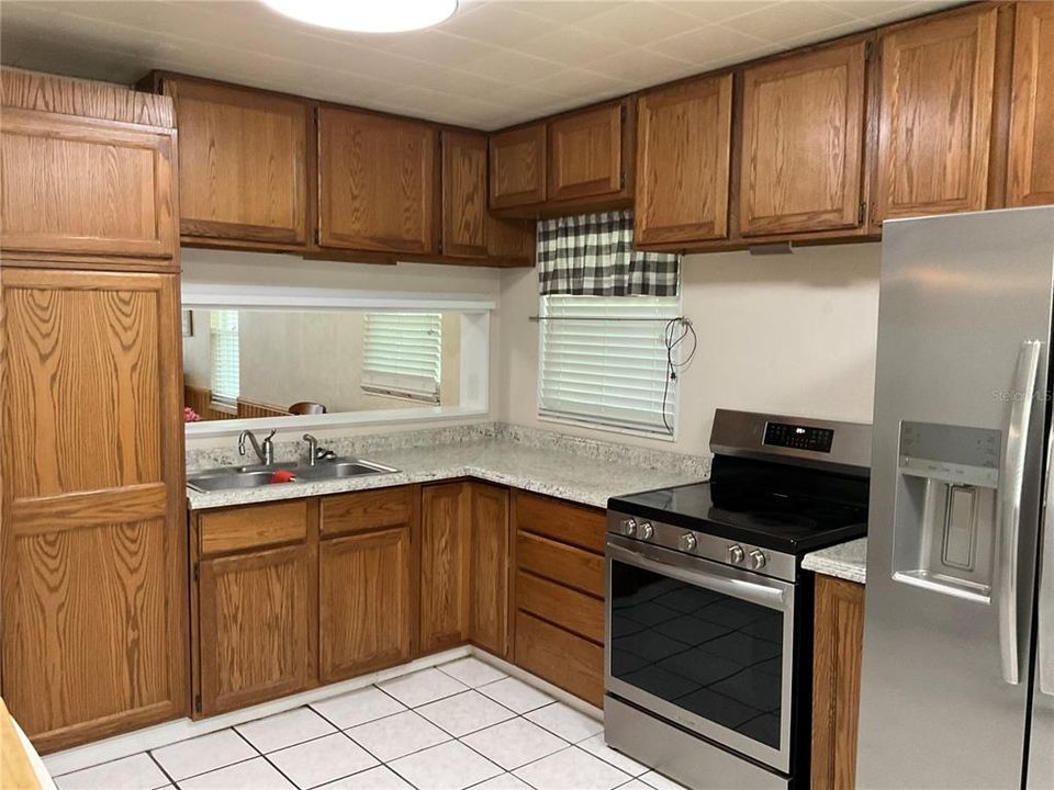For Sale: $225,000 (2 beds, 1 baths, 900 Square Feet)