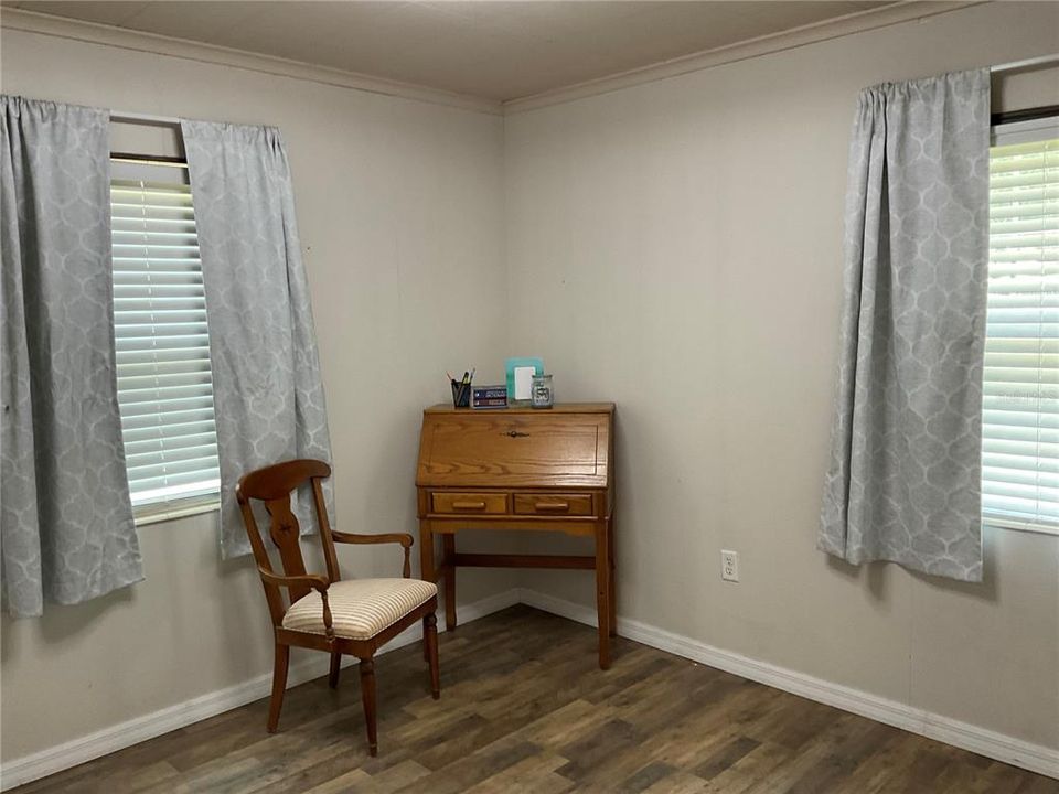 For Sale: $225,000 (2 beds, 1 baths, 900 Square Feet)