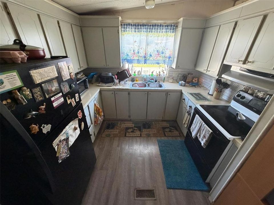 На продажу: $94,000 (2 спален, 2 ванн, 936 Квадратных фут)