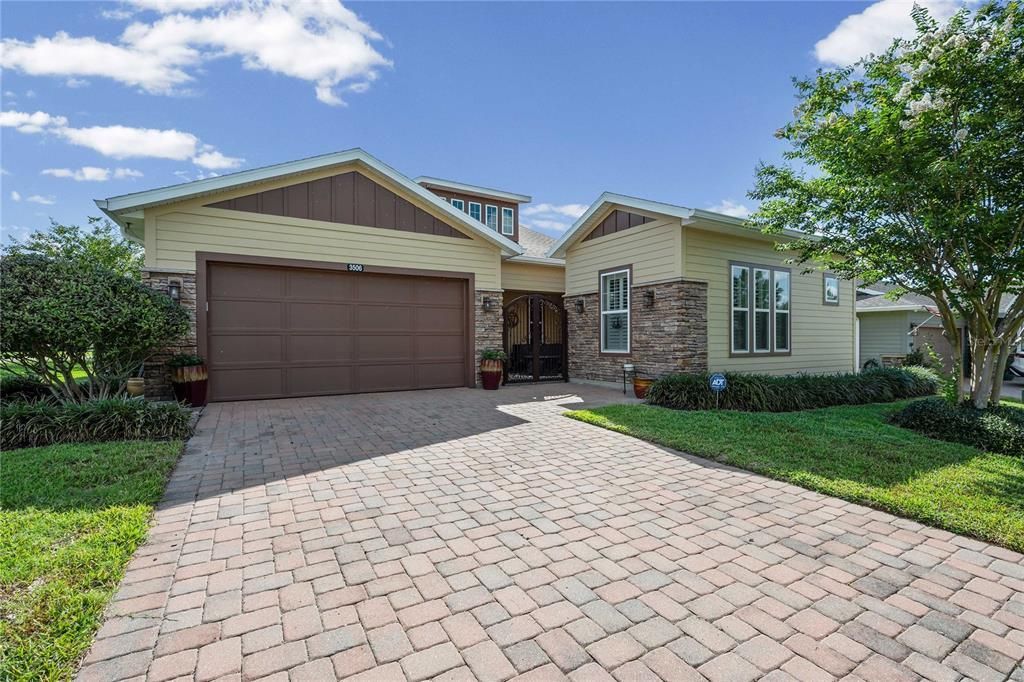 For Sale: $600,000 (3 beds, 3 baths, 2755 Square Feet)