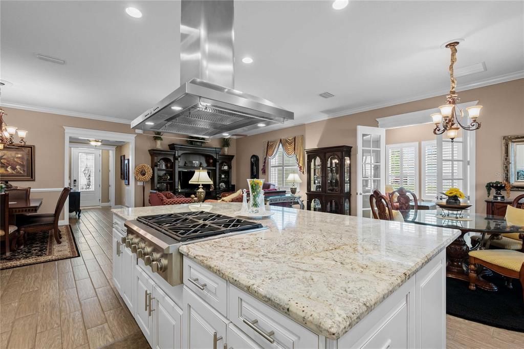 For Sale: $600,000 (3 beds, 3 baths, 2755 Square Feet)