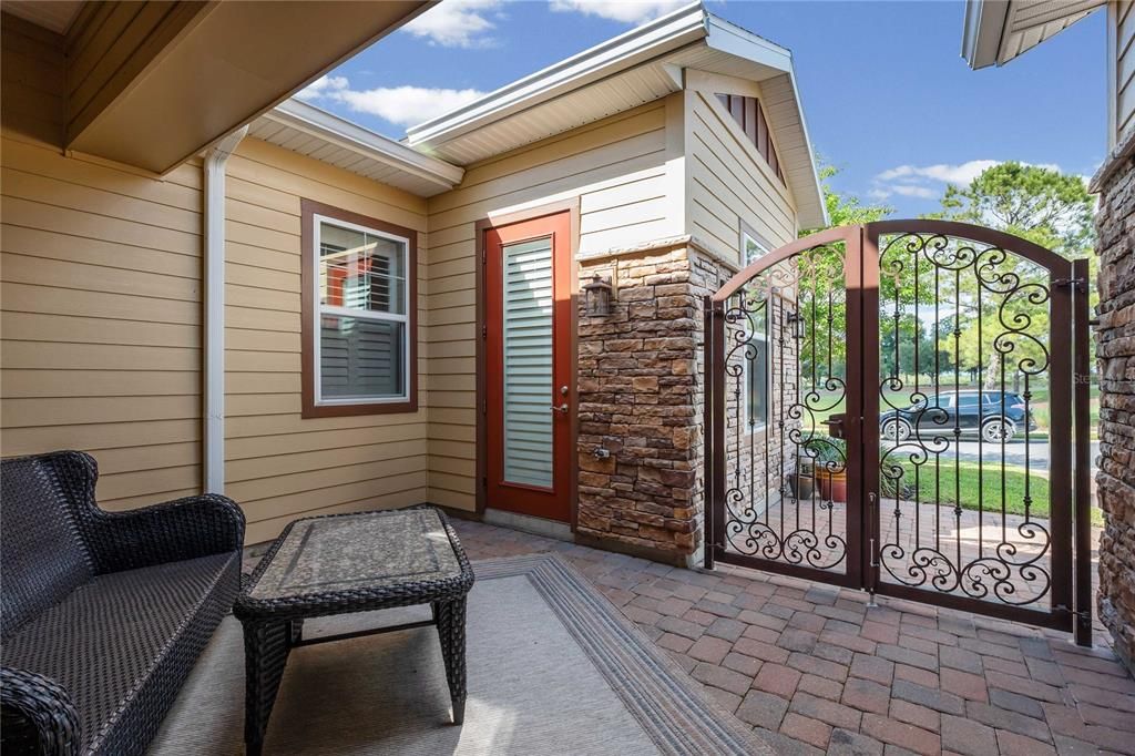 For Sale: $600,000 (3 beds, 3 baths, 2755 Square Feet)