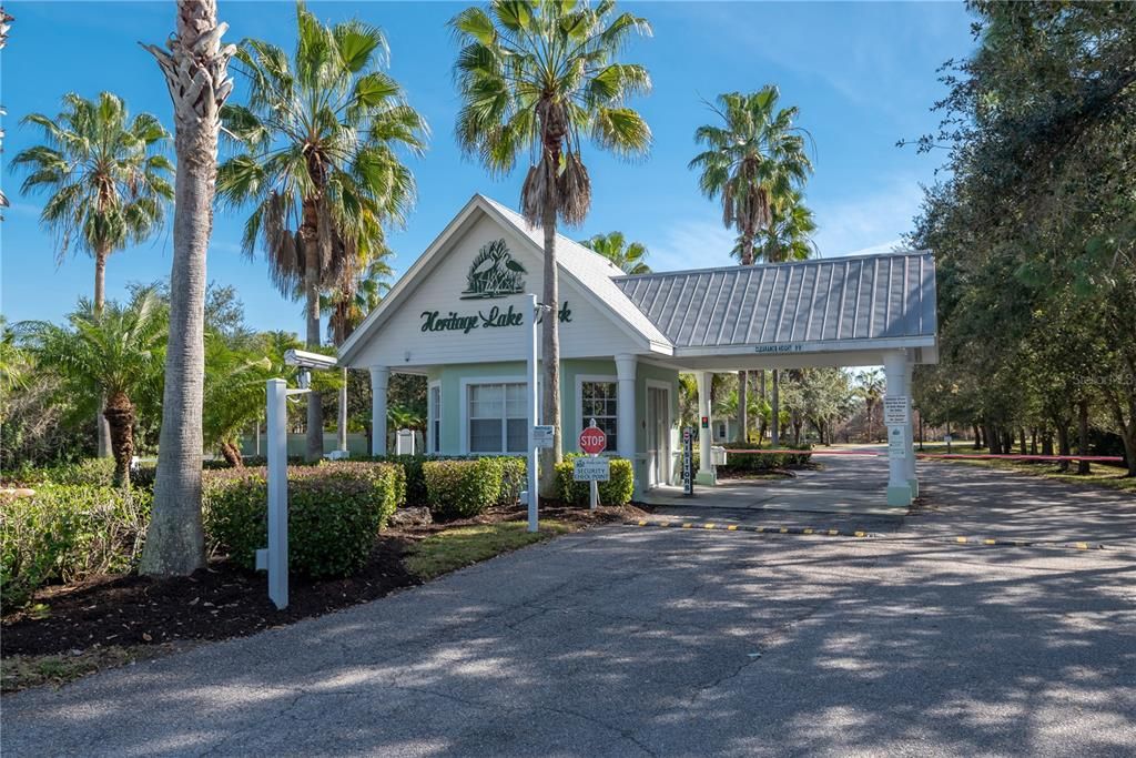 Activo con contrato: $249,900 (2 camas, 2 baños, 1368 Pies cuadrados)