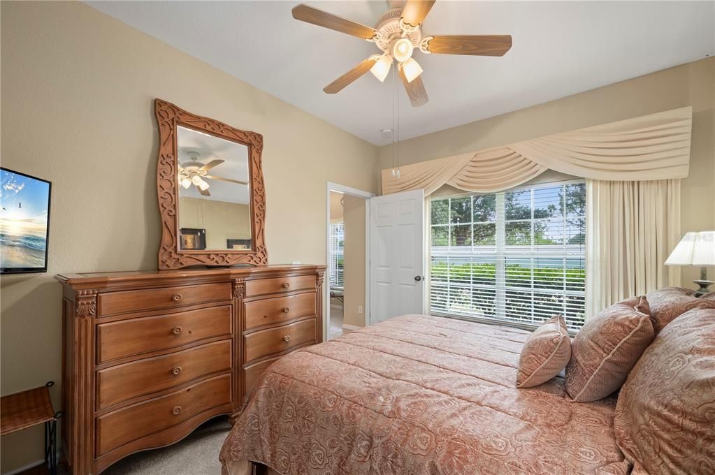 Activo con contrato: $249,900 (2 camas, 2 baños, 1368 Pies cuadrados)