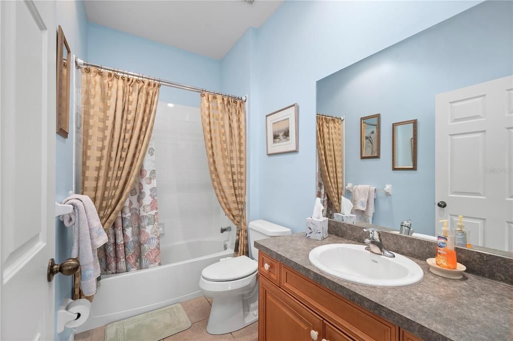 Activo con contrato: $249,900 (2 camas, 2 baños, 1368 Pies cuadrados)