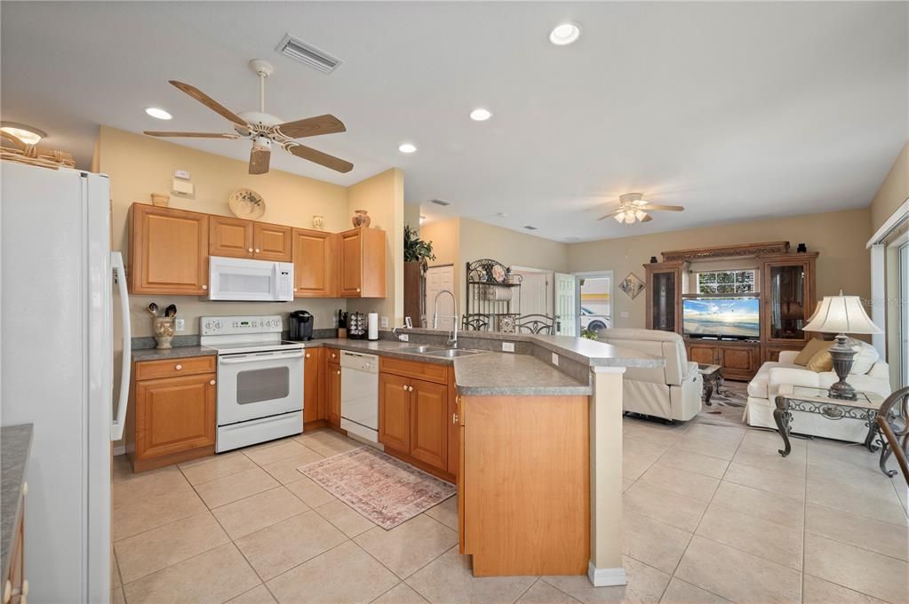 Activo con contrato: $249,900 (2 camas, 2 baños, 1368 Pies cuadrados)