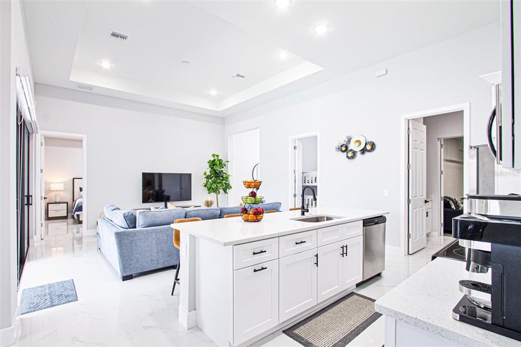 Activo con contrato: $499,900 (4 camas, 2 baños, 1736 Pies cuadrados)