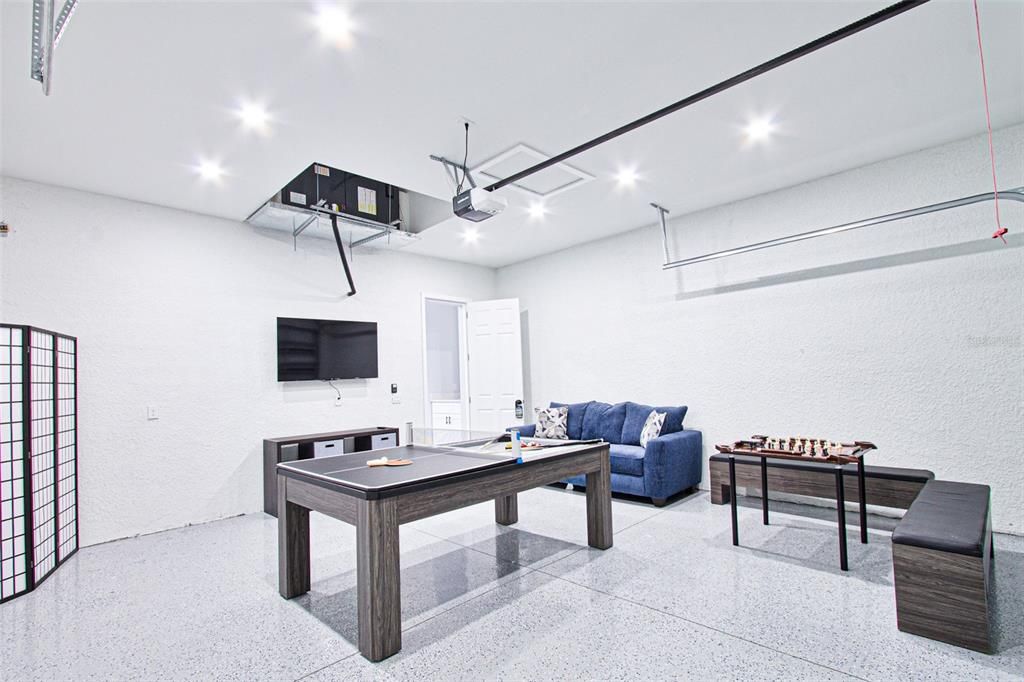 Activo con contrato: $499,900 (4 camas, 2 baños, 1736 Pies cuadrados)