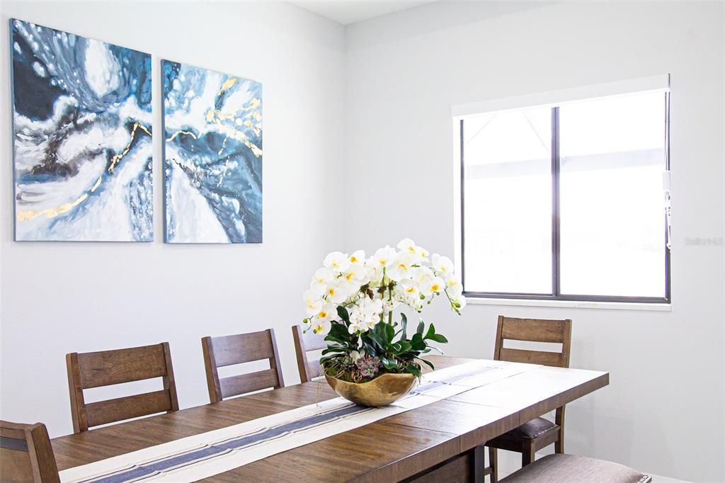 Activo con contrato: $499,900 (4 camas, 2 baños, 1736 Pies cuadrados)