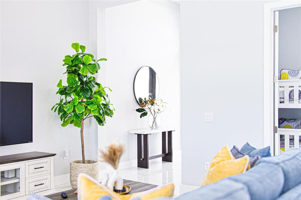 Activo con contrato: $499,900 (4 camas, 2 baños, 1736 Pies cuadrados)