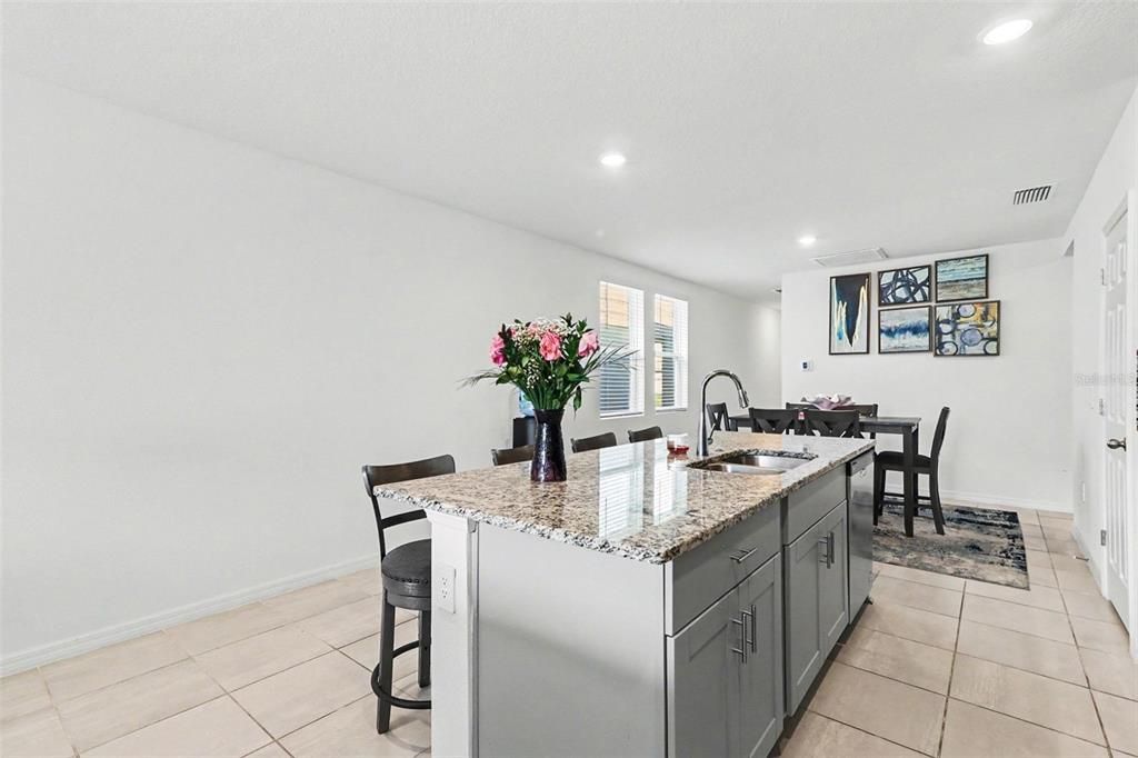 En Venta: $340,000 (3 camas, 2 baños, 1500 Pies cuadrados)