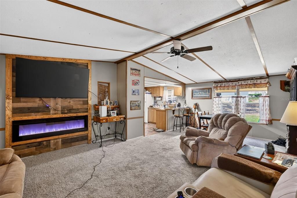 For Sale: $209,000 (3 beds, 2 baths, 1152 Square Feet)