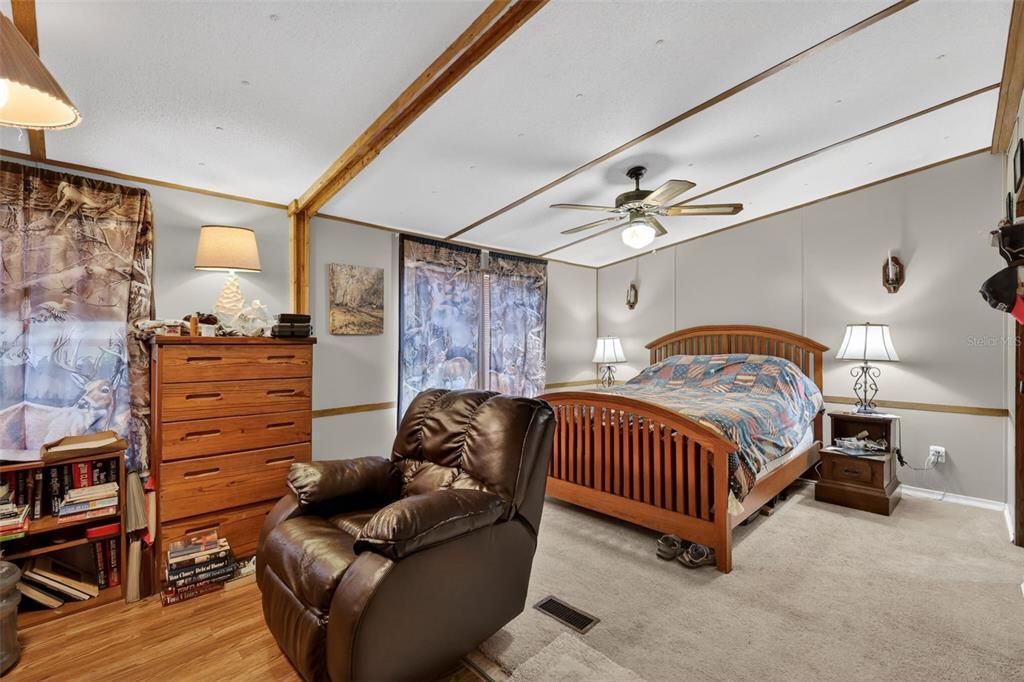 For Sale: $209,000 (3 beds, 2 baths, 1152 Square Feet)