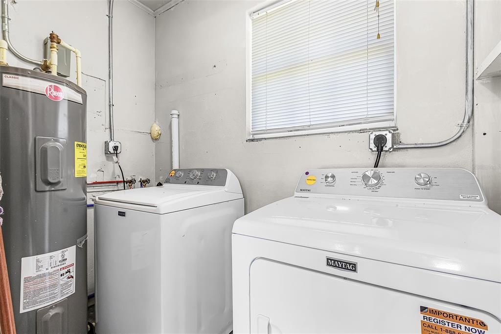For Sale: $399,000 (4 beds, 0 baths, 1340 Square Feet)