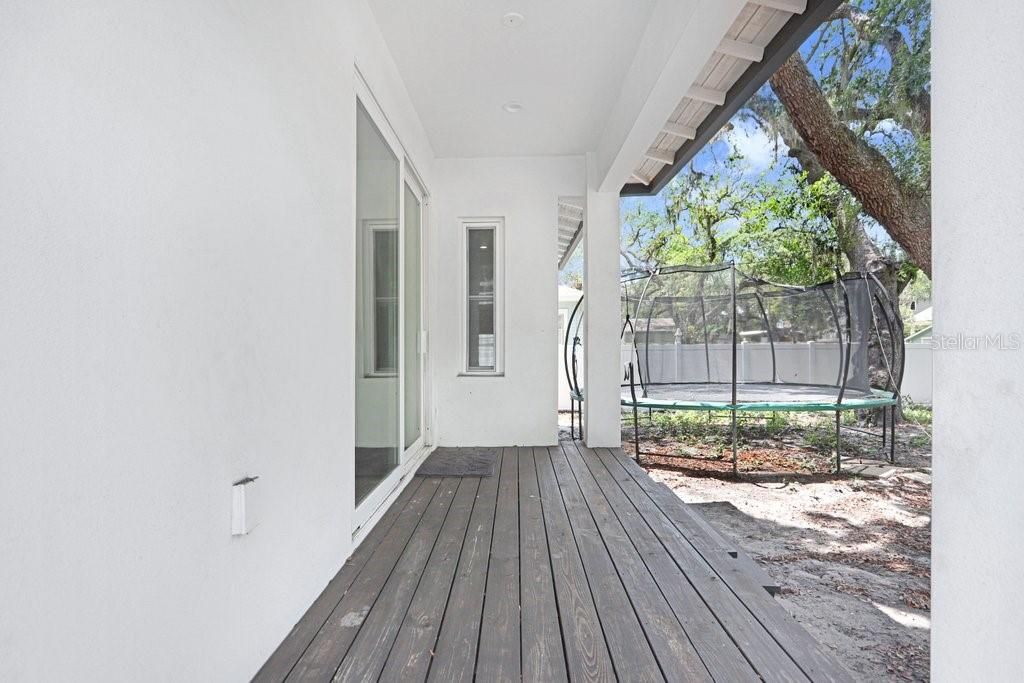 En Venta: $849,900 (3 camas, 2 baños, 2265 Pies cuadrados)