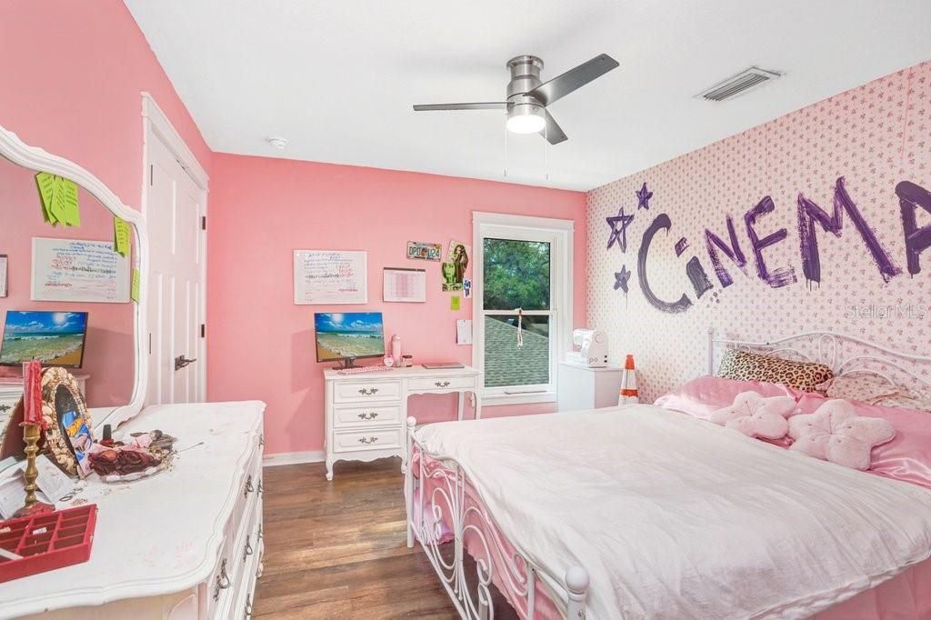 En Venta: $849,900 (3 camas, 2 baños, 2265 Pies cuadrados)