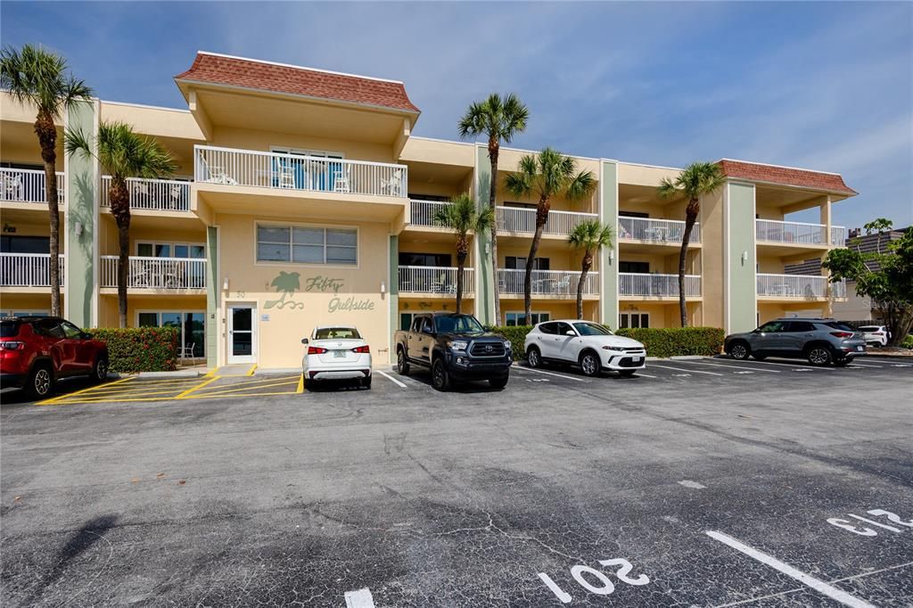 For Sale: $530,000 (2 beds, 2 baths, 1008 Square Feet)