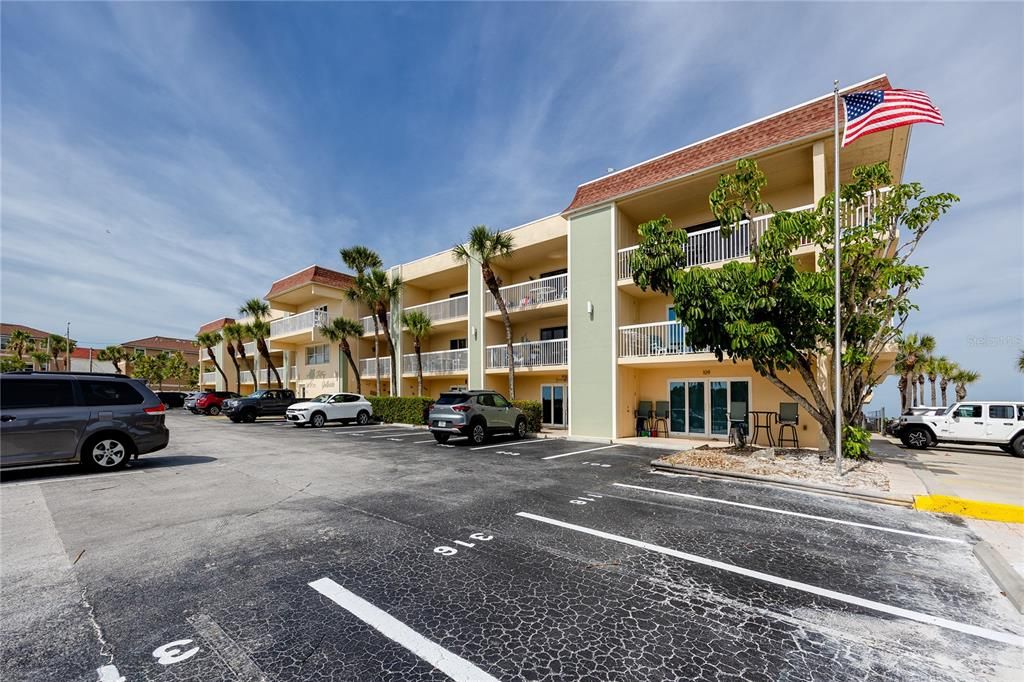 For Sale: $530,000 (2 beds, 2 baths, 1008 Square Feet)