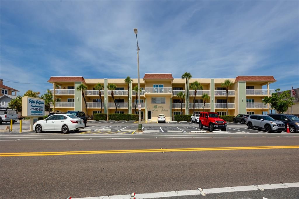 For Sale: $530,000 (2 beds, 2 baths, 1008 Square Feet)