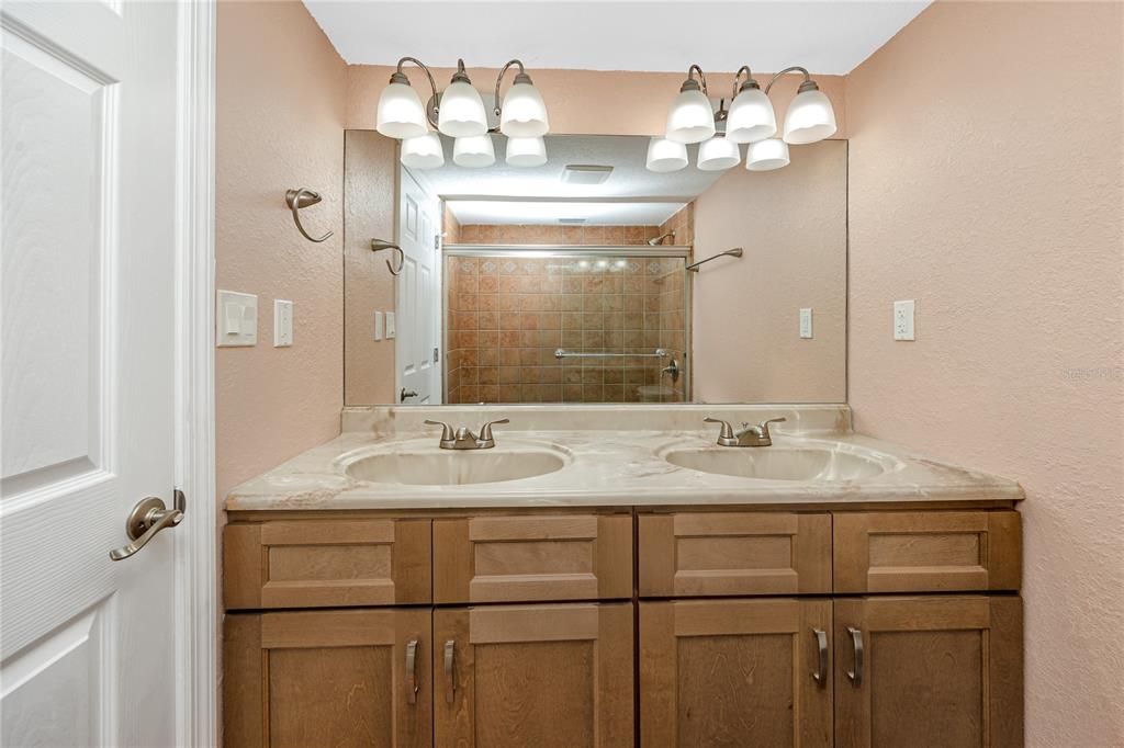 For Sale: $530,000 (2 beds, 2 baths, 1008 Square Feet)