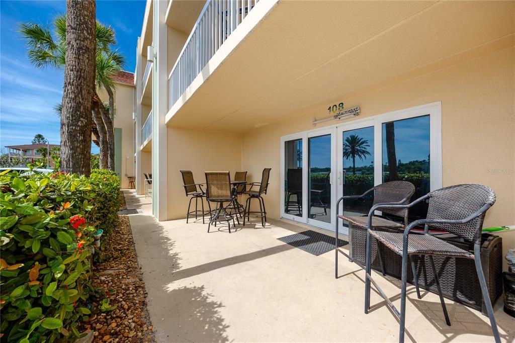 For Sale: $530,000 (2 beds, 2 baths, 1008 Square Feet)