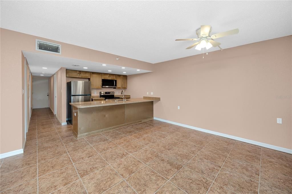 For Sale: $530,000 (2 beds, 2 baths, 1008 Square Feet)