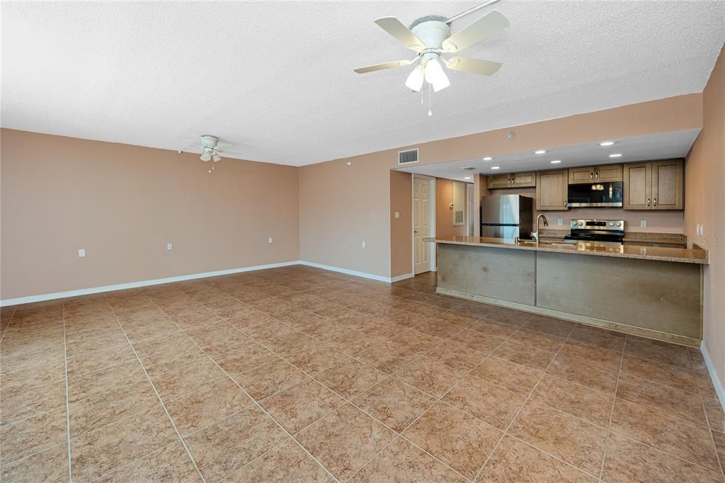 For Sale: $530,000 (2 beds, 2 baths, 1008 Square Feet)