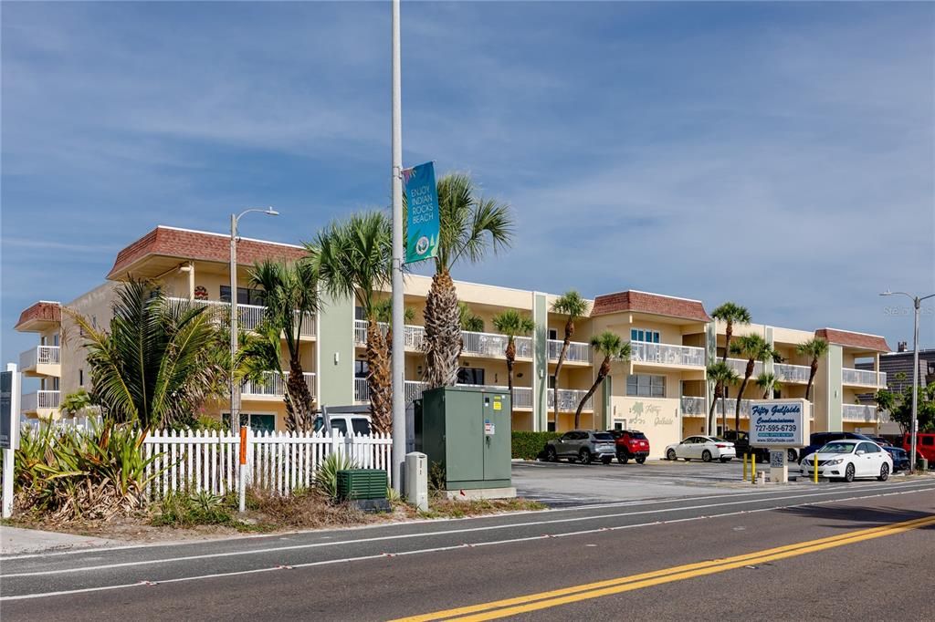 For Sale: $530,000 (2 beds, 2 baths, 1008 Square Feet)