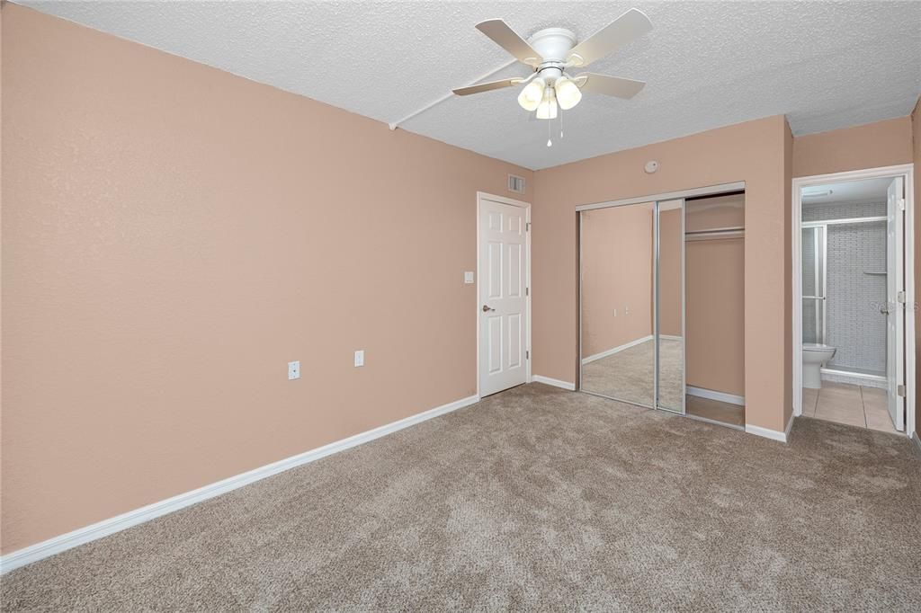 For Sale: $530,000 (2 beds, 2 baths, 1008 Square Feet)