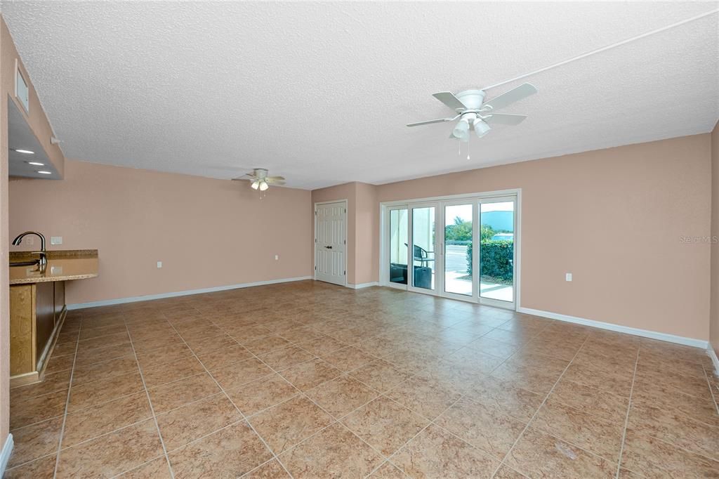 For Sale: $530,000 (2 beds, 2 baths, 1008 Square Feet)