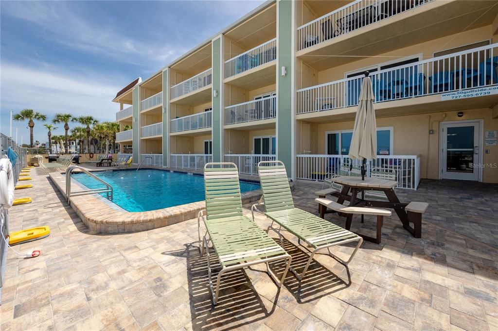 For Sale: $530,000 (2 beds, 2 baths, 1008 Square Feet)