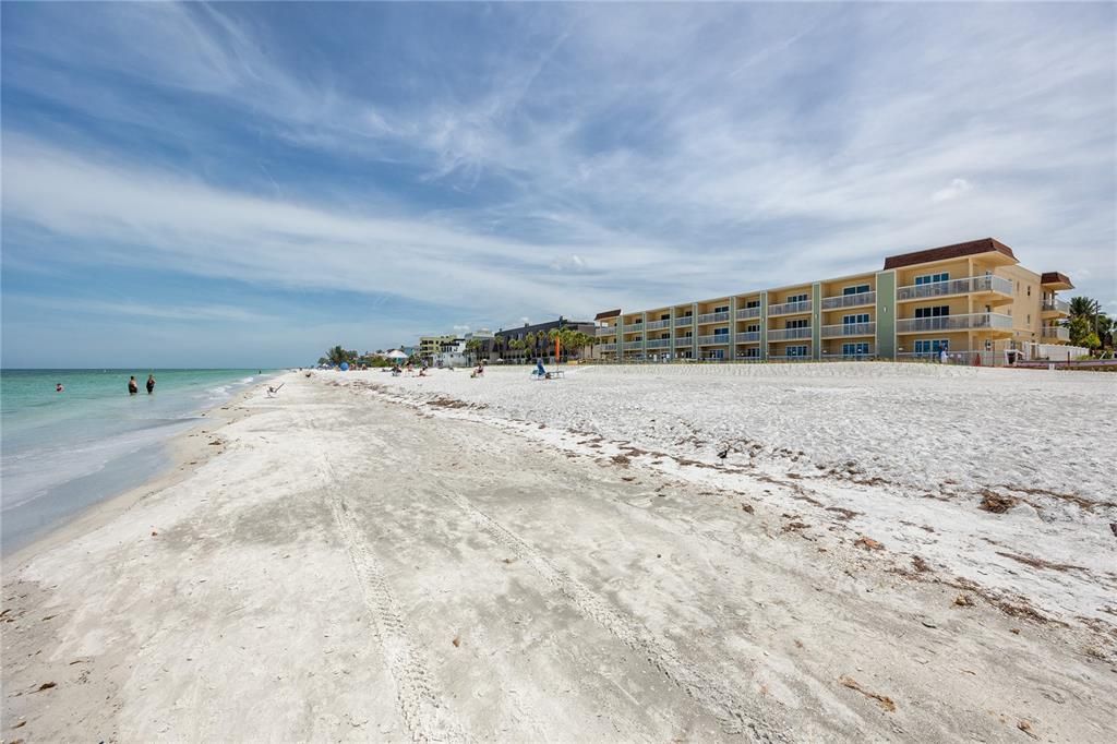 For Sale: $530,000 (2 beds, 2 baths, 1008 Square Feet)