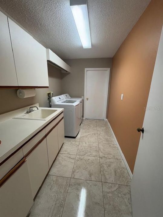 En Renta: $3,900 (3 camas, 2 baños, 2364 Pies cuadrados)