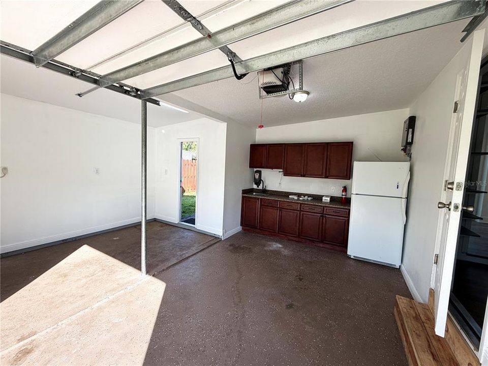 For Sale: $259,000 (3 beds, 2 baths, 1168 Square Feet)
